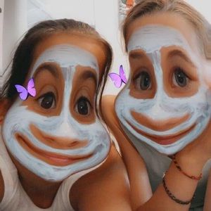 Meet your Posher, Loralee